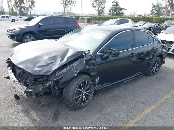 4T1G11AK9MU463783 2021 TOYOTA CAMRY - Image 2