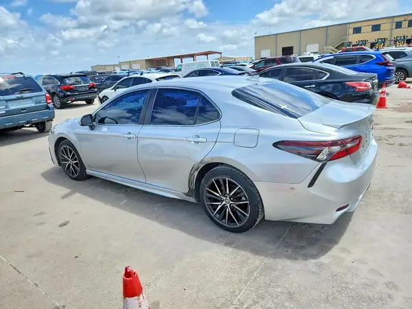 4T1G11AK9MU464920 2021 TOYOTA CAMRY - Image 2