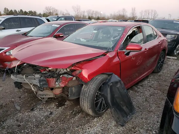 4T1G11AK9MU467168 2021 TOYOTA CAMRY - Image 1