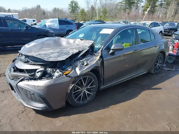 4T1G11AK9MU469017 2021 TOYOTA CAMRY - Image 2