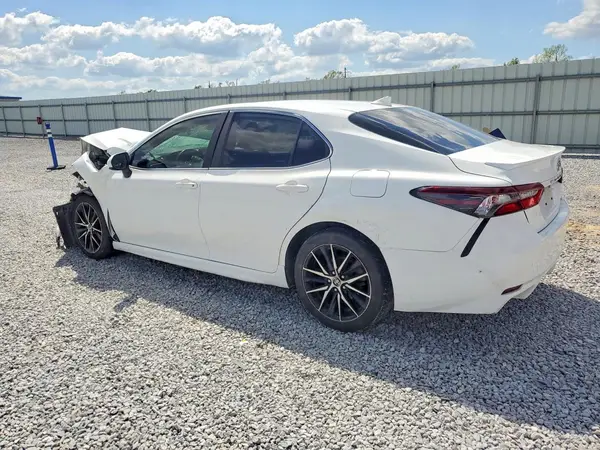 4T1G11AK9MU471107 2021 TOYOTA CAMRY - Image 2