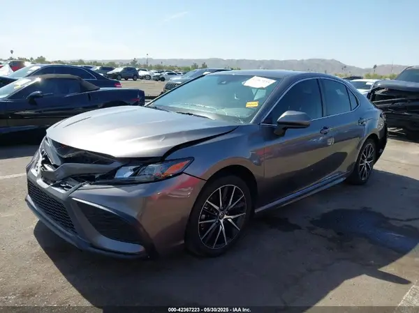 4T1G11AK9MU471656 2021 TOYOTA CAMRY - Image 2