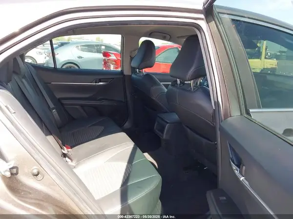 4T1G11AK9MU471656 2021 TOYOTA CAMRY - Image 8