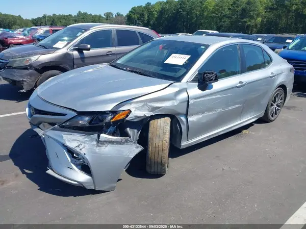 4T1G11AK9MU472628 2021 TOYOTA CAMRY - Image 2