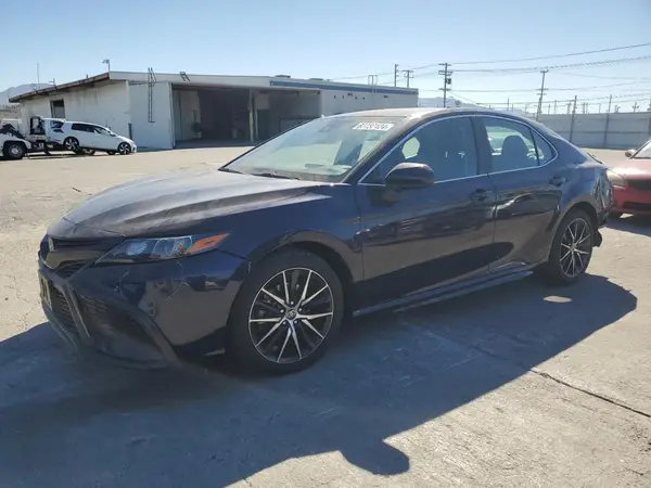4T1G11AK9MU473701 2021 TOYOTA CAMRY - Image 1