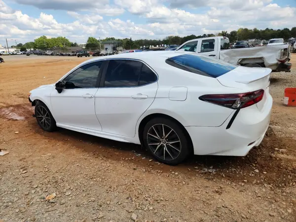 4T1G11AK9MU478154 2021 TOYOTA CAMRY - Image 2