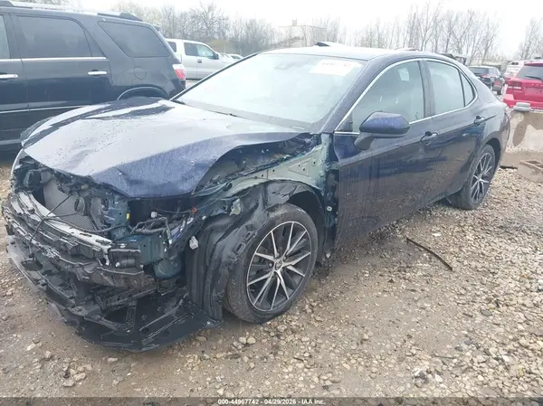 4T1G11AK9MU480180 2021 TOYOTA CAMRY - Image 2