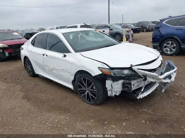4T1G11AK9MU481457 2021 TOYOTA CAMRY - Image 1