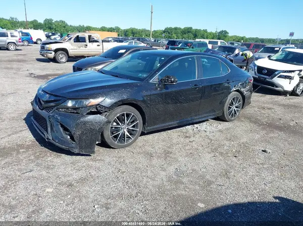 4T1G11AK9MU485881 2021 TOYOTA CAMRY - Image 2