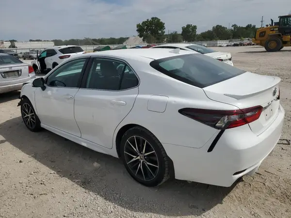 4T1G11AK9MU487467 2021 TOYOTA CAMRY - Image 2