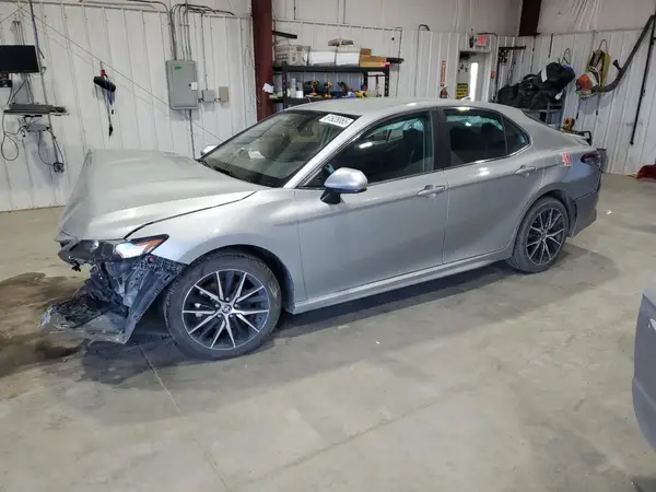 4T1G11AK9MU490983 2021 TOYOTA CAMRY - Image 1