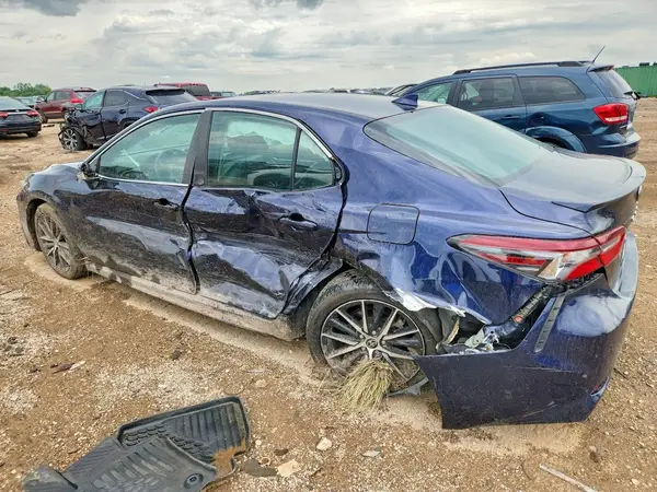 4T1G11AK9MU496279 2021 TOYOTA CAMRY - Image 2