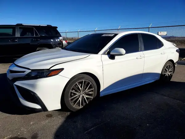 4T1G11AK9MU513159 2021 TOYOTA CAMRY - Image 1