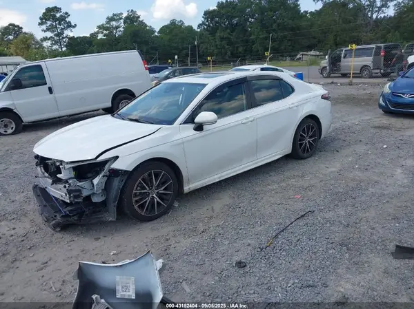 4T1G11AK9MU513274 2021 TOYOTA CAMRY - Image 2