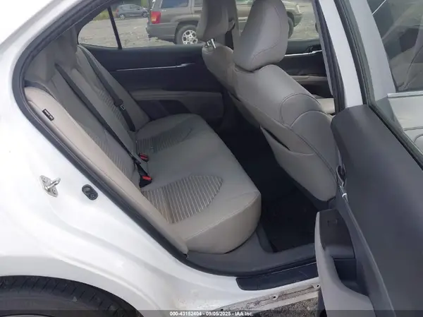 4T1G11AK9MU513274 2021 TOYOTA CAMRY - Image 8