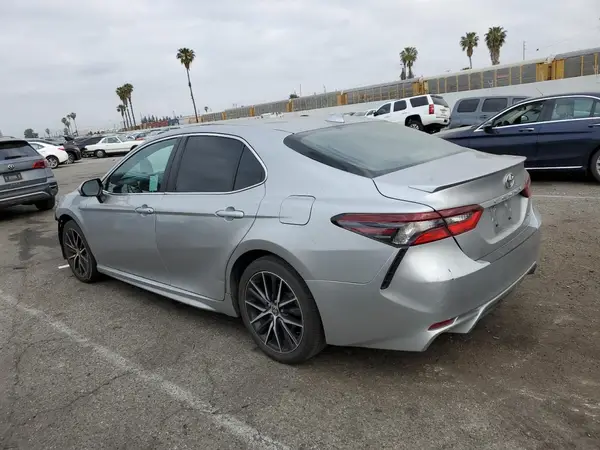 4T1G11AK9MU515767 2021 TOYOTA CAMRY - Image 2