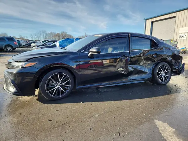 4T1G11AK9MU516093 2021 TOYOTA CAMRY - Image 1
