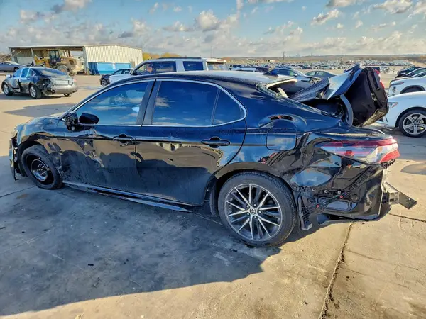 4T1G11AK9MU516367 2021 TOYOTA CAMRY - Image 2