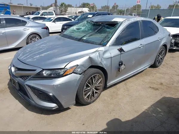 4T1G11AK9MU522492 2021 TOYOTA CAMRY - Image 2