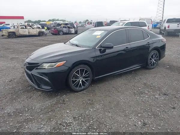 4T1G11AK9MU522637 2021 TOYOTA CAMRY - Image 2