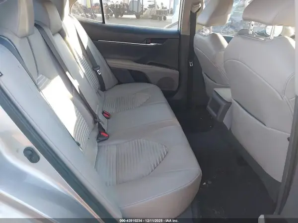4T1G11AK9MU525117 2021 TOYOTA CAMRY - Image 8
