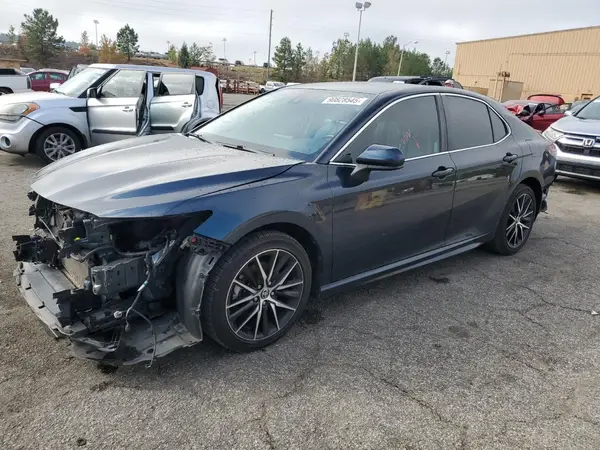 4T1G11AK9MU530639 2021 TOYOTA CAMRY - Image 1