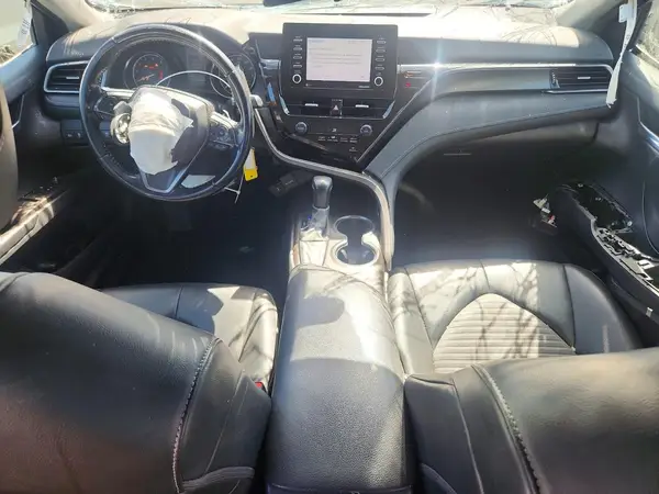 4T1G11AK9MU531631 2021 TOYOTA CAMRY - Image 8
