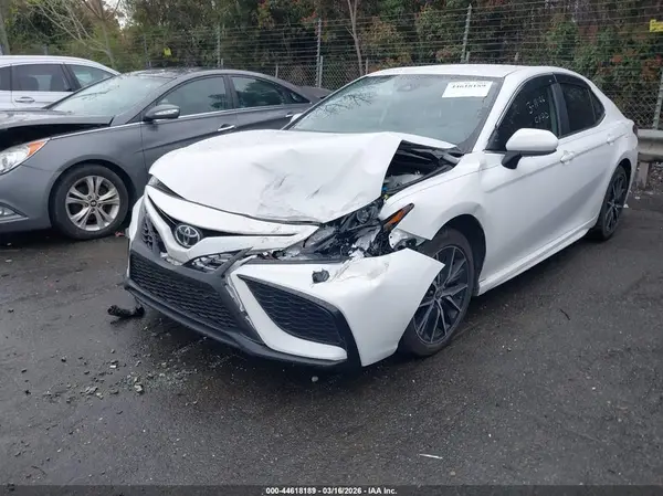 4T1G11AK9MU536070 2021 TOYOTA CAMRY - Image 2