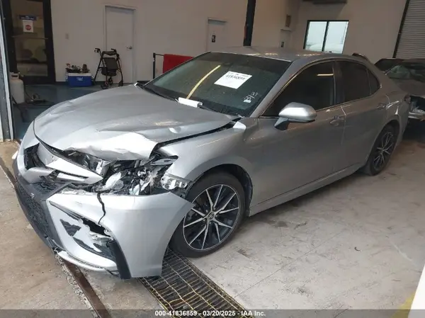 4T1G11AK9MU536926 2021 TOYOTA CAMRY - Image 2