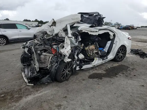 4T1G11AK9MU537526 2021 TOYOTA CAMRY - Image 1