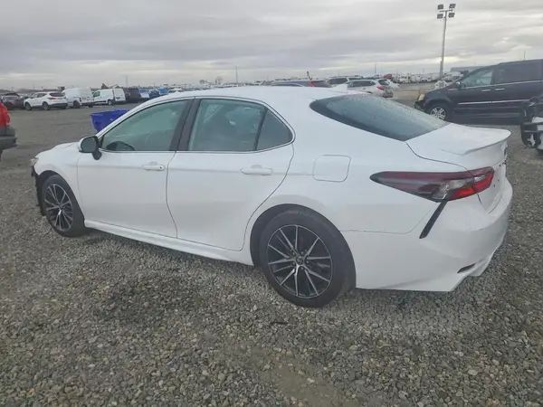 4T1G11AK9MU539373 2021 TOYOTA CAMRY - Image 2