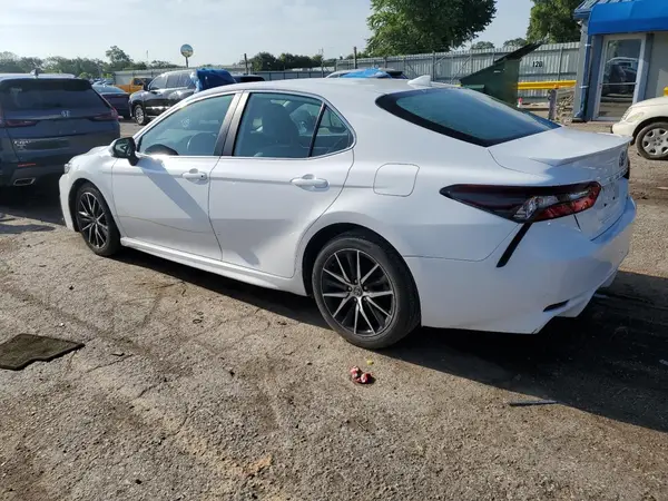 4T1G11AK9MU542094 2021 TOYOTA CAMRY - Image 2