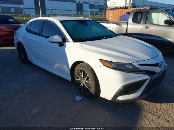 4T1G11AK9MU542743 2021 TOYOTA CAMRY - Image 1