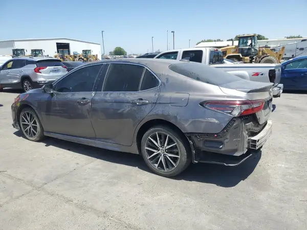 4T1G11AK9MU543827 2021 TOYOTA CAMRY - Image 2