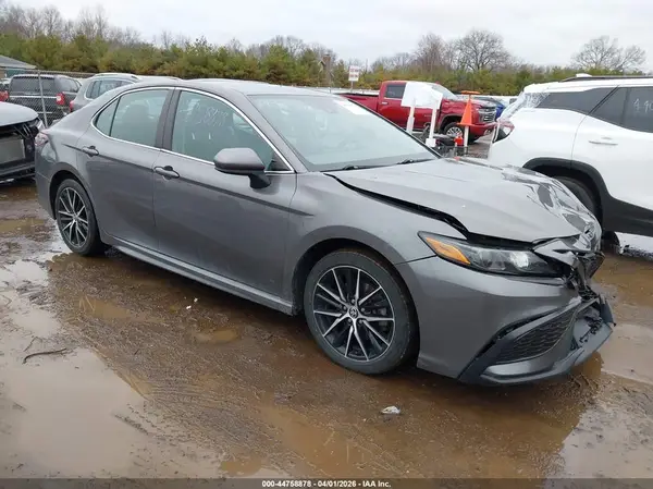 4T1G11AK9MU544637 2021 TOYOTA CAMRY - Image 1