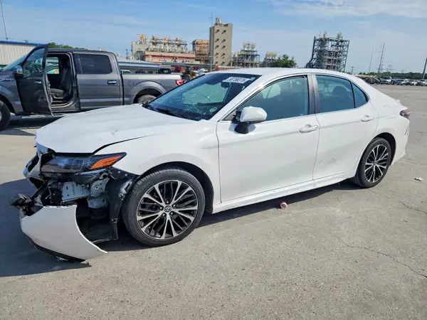 4T1G11AK9MU546842 2021 TOYOTA CAMRY - Image 1