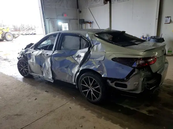 4T1G11AK9MU548140 2021 TOYOTA CAMRY - Image 2