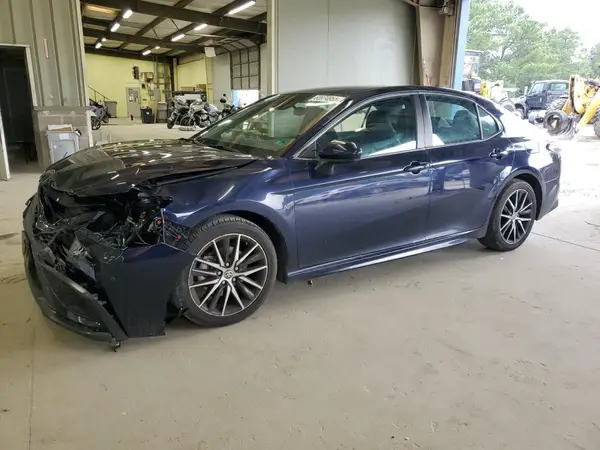 4T1G11AK9MU549546 2021 TOYOTA CAMRY - Image 1