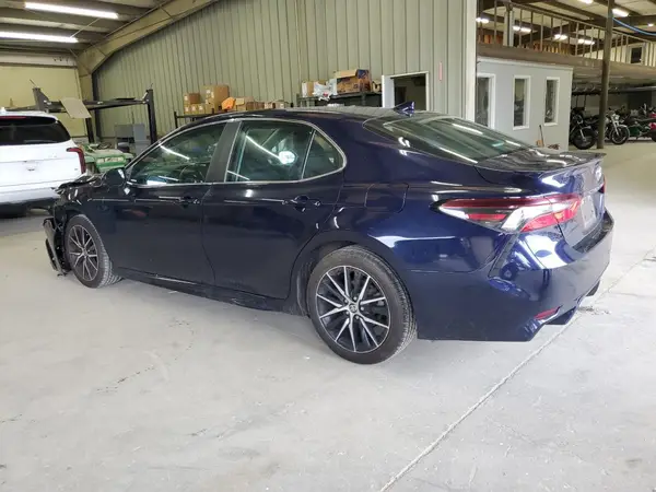 4T1G11AK9MU549546 2021 TOYOTA CAMRY - Image 2