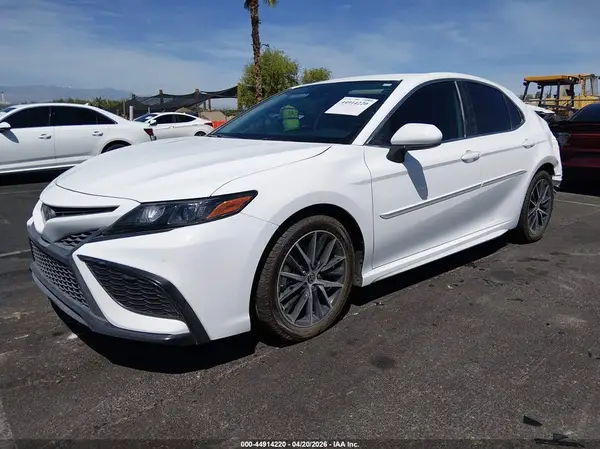 4T1G11AK9MU551166 2021 TOYOTA CAMRY - Image 2