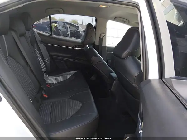 4T1G11AK9MU551166 2021 TOYOTA CAMRY - Image 8