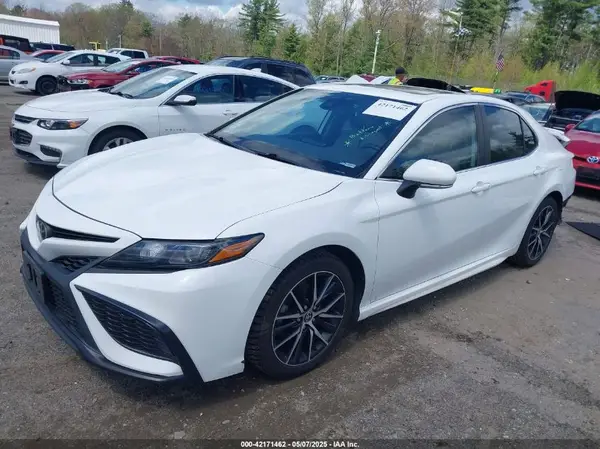 4T1G11AK9MU553192 2021 TOYOTA CAMRY - Image 2