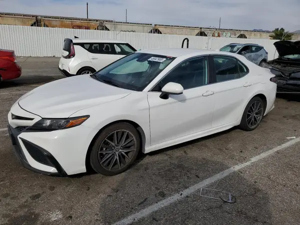 4T1G11AK9MU557534 2021 TOYOTA CAMRY - Image 1