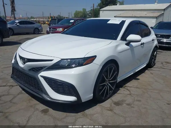4T1G11AK9MU558151 2021 TOYOTA CAMRY - Image 2