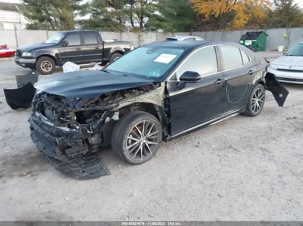 4T1G11AK9MU558313 2021 TOYOTA CAMRY - Image 2