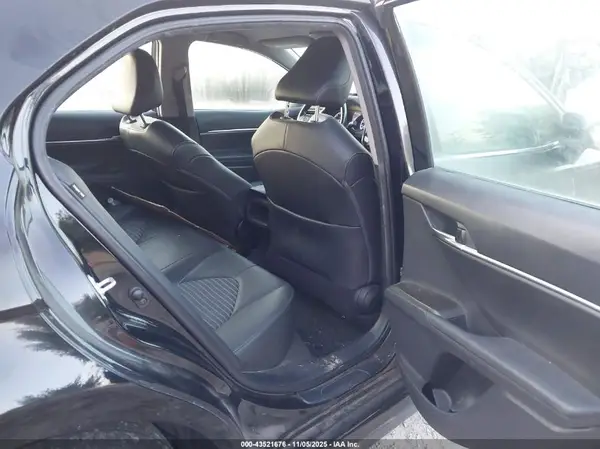 4T1G11AK9MU558313 2021 TOYOTA CAMRY - Image 8