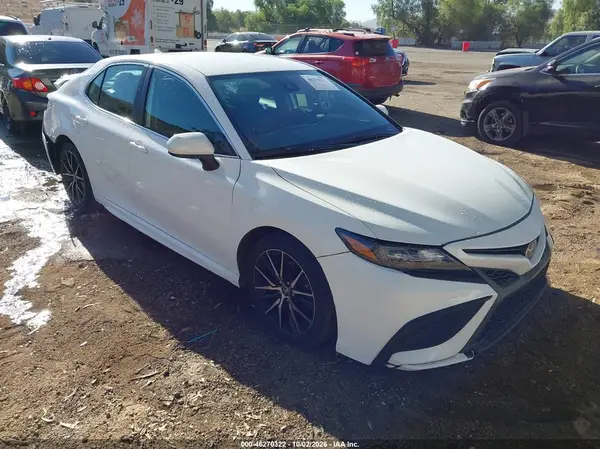 4T1G11AK9MU558585 2021 TOYOTA CAMRY - Image 1