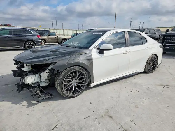 4T1G11AK9MU560126 2021 TOYOTA CAMRY - Image 1