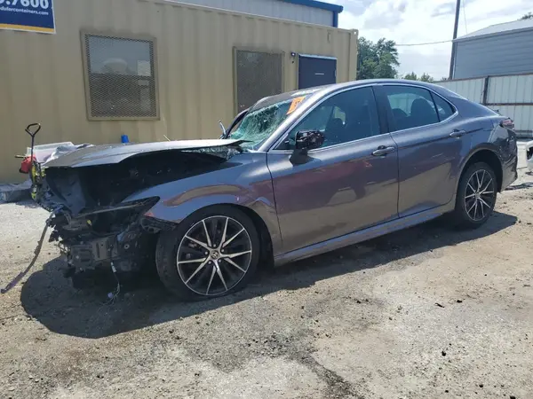 4T1G11AK9MU564239 2021 TOYOTA CAMRY - Image 1