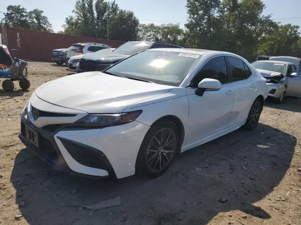 4T1G11AK9MU565990 2021 TOYOTA CAMRY - Image 1